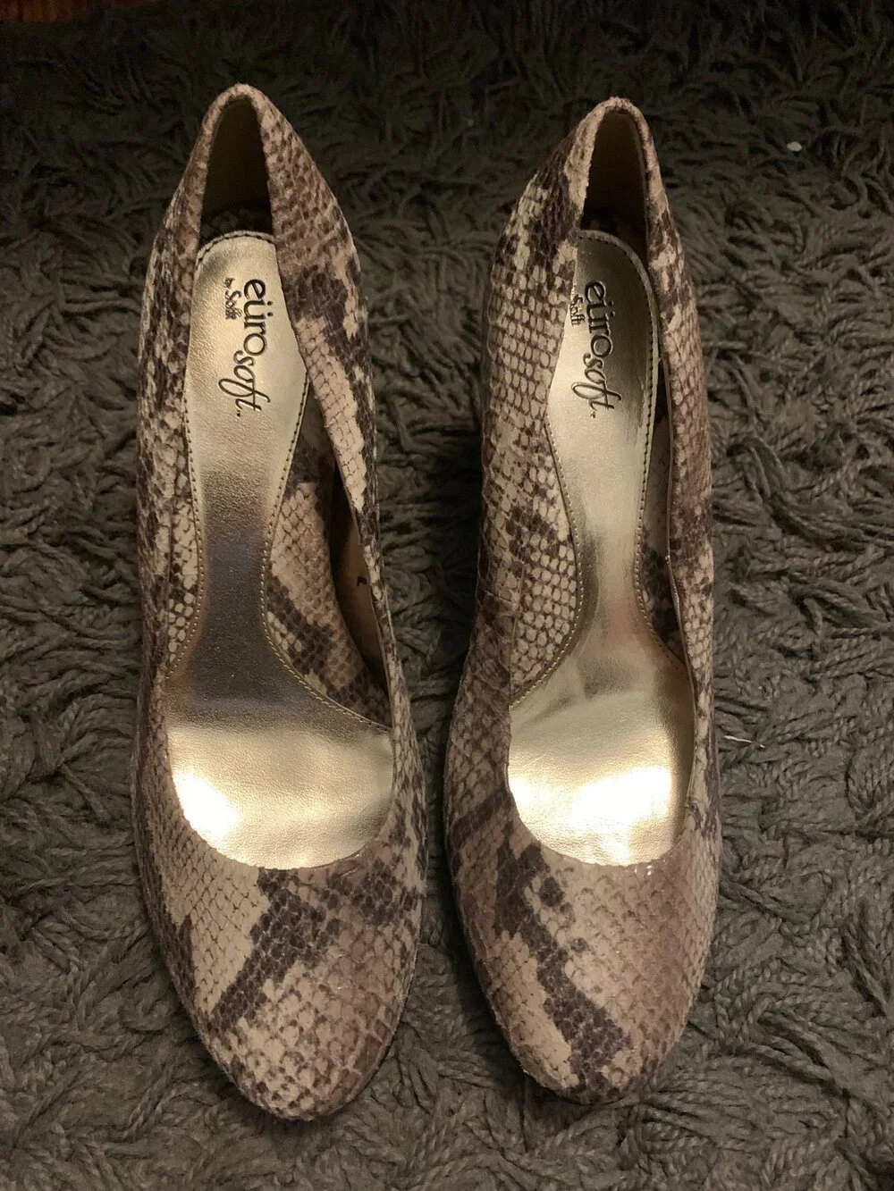Women's Snakeskin pattern pumps heels work Sofft Size 9.5